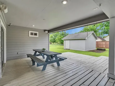 209 Schley Street Richwood TX 77531
