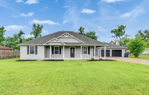 209 Schley Street Richwood TX 77531
