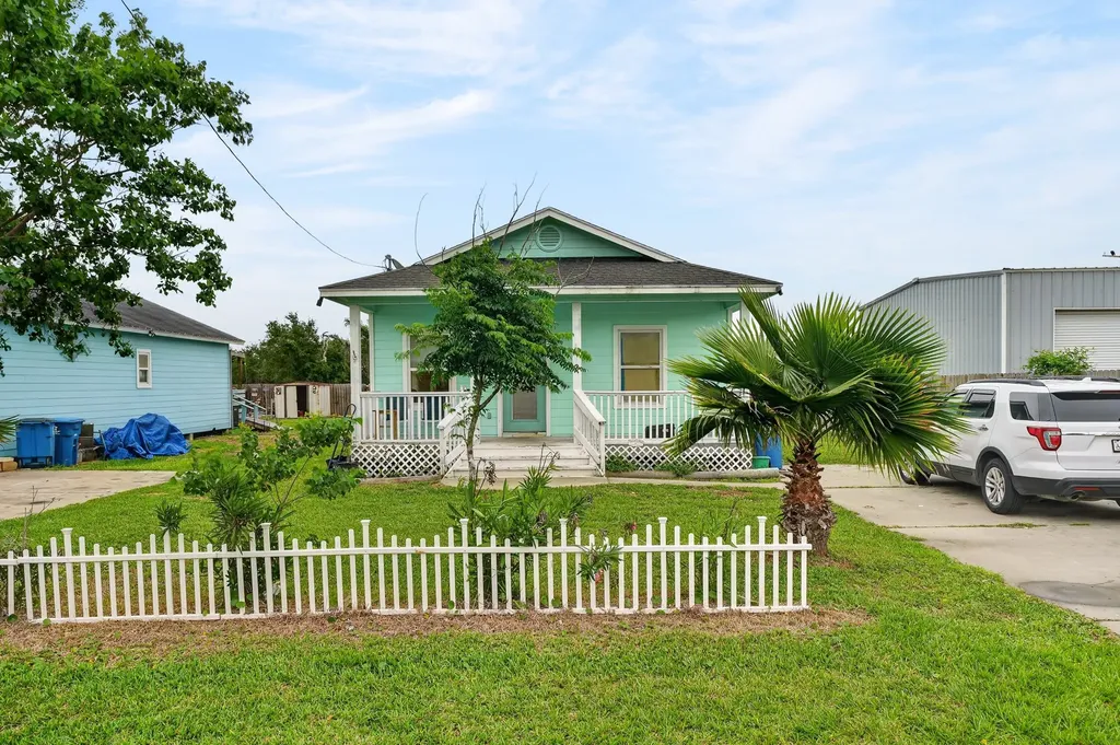 1824 Highway 35 S Rockport TX 78382