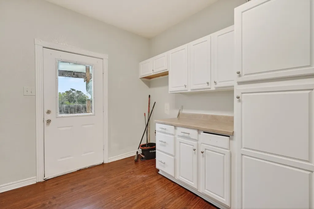 1824 Highway 35 S Rockport TX 78382