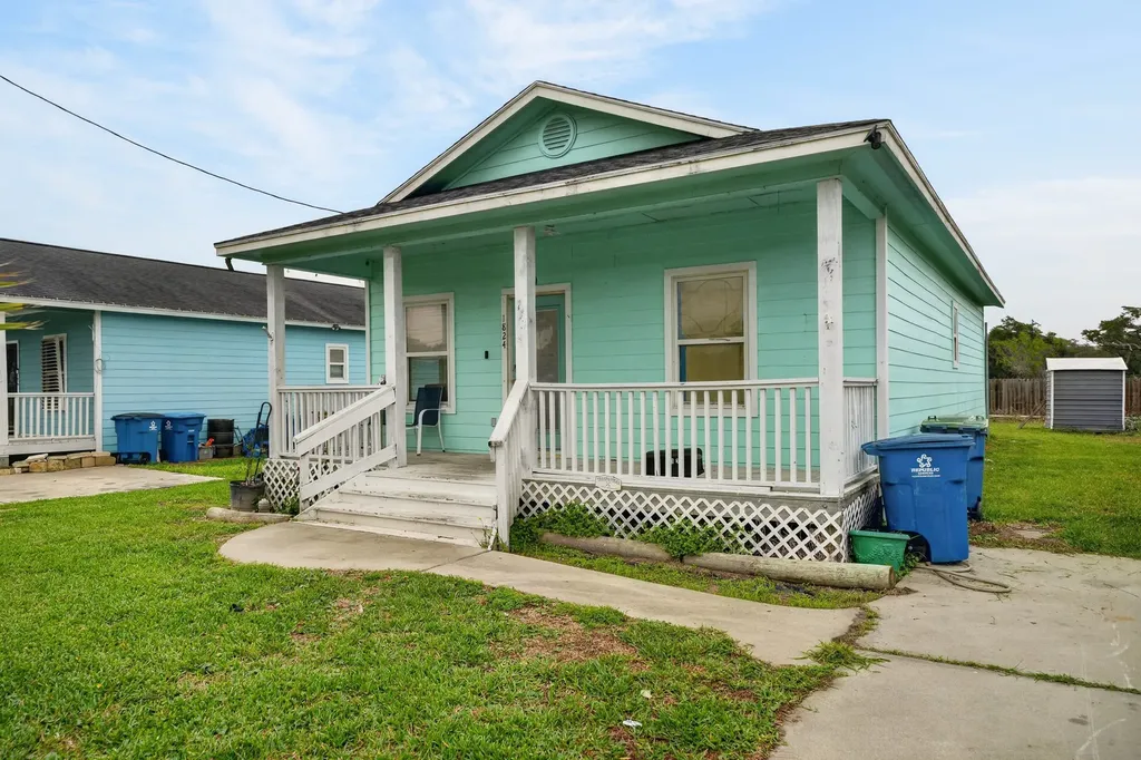 1824 Highway 35 S Rockport TX 78382
