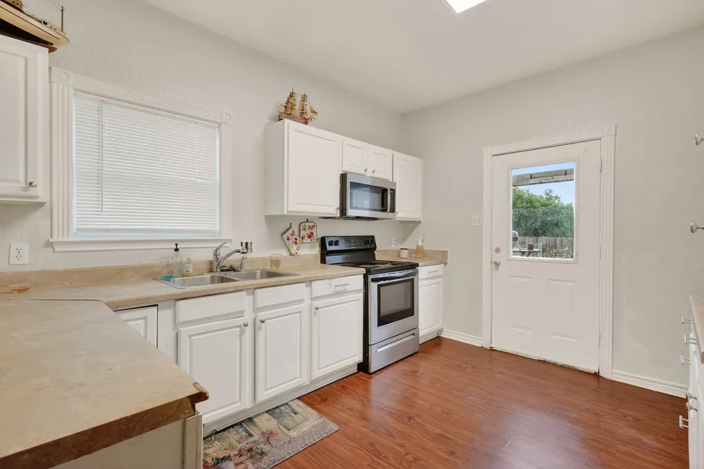 1824 Highway 35 S Rockport TX 78382