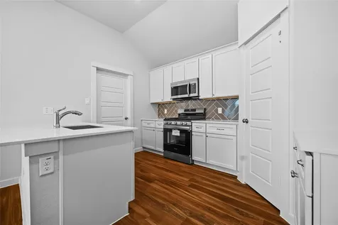 135 Road 51030 Cleveland TX 77327