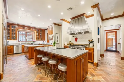 603 W Friar Tuck Lane Houston TX 77024