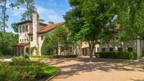 603 W Friar Tuck Lane Houston TX 77024