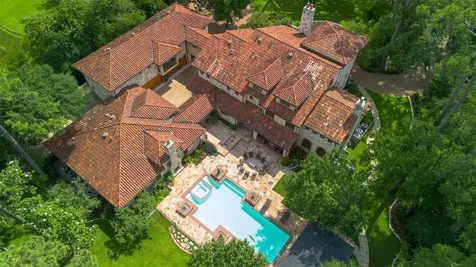 603 W Friar Tuck Lane Houston TX 77024