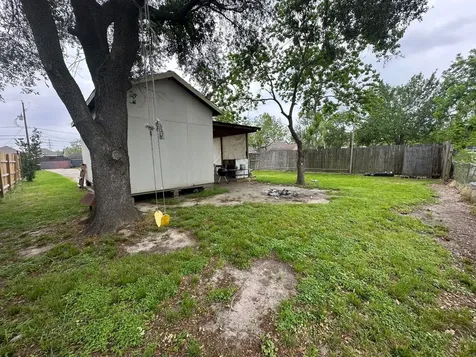 8718 Brannon Street Houston TX 77093
