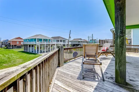 877 Palmetto Drive Crystal Beach TX 77650