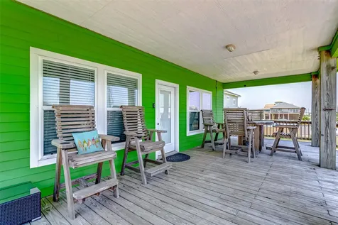 877 Palmetto Drive Crystal Beach TX 77650