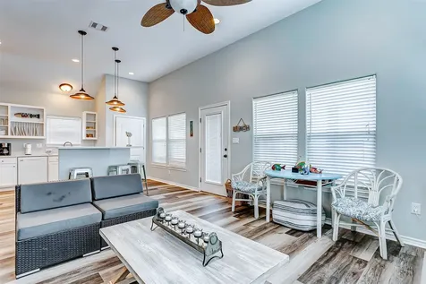 877 Palmetto Drive Crystal Beach TX 77650