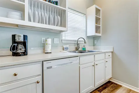 877 Palmetto Drive Crystal Beach TX 77650