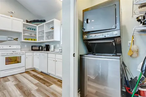 877 Palmetto Drive Crystal Beach TX 77650