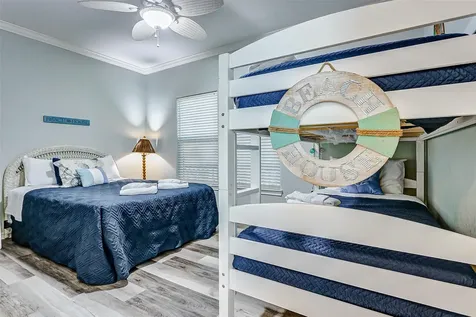 877 Palmetto Drive Crystal Beach TX 77650