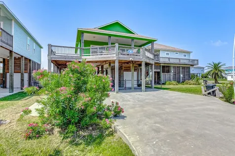 877 Palmetto Drive Crystal Beach TX 77650