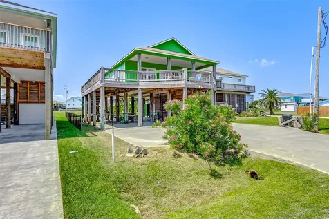877 Palmetto Drive Crystal Beach TX 77650