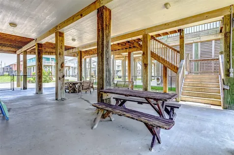 877 Palmetto Drive Crystal Beach TX 77650