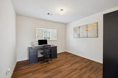 1511 Claremont Garden Circle Houston TX 77047