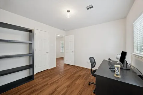1511 Claremont Garden Circle Houston TX 77047