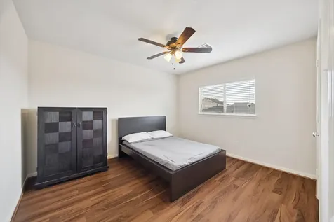 1511 Claremont Garden Circle Houston TX 77047
