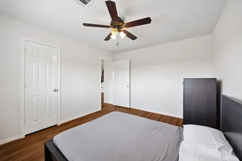 1511 Claremont Garden Circle Houston TX 77047