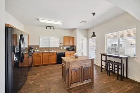1511 Claremont Garden Circle Houston TX 77047