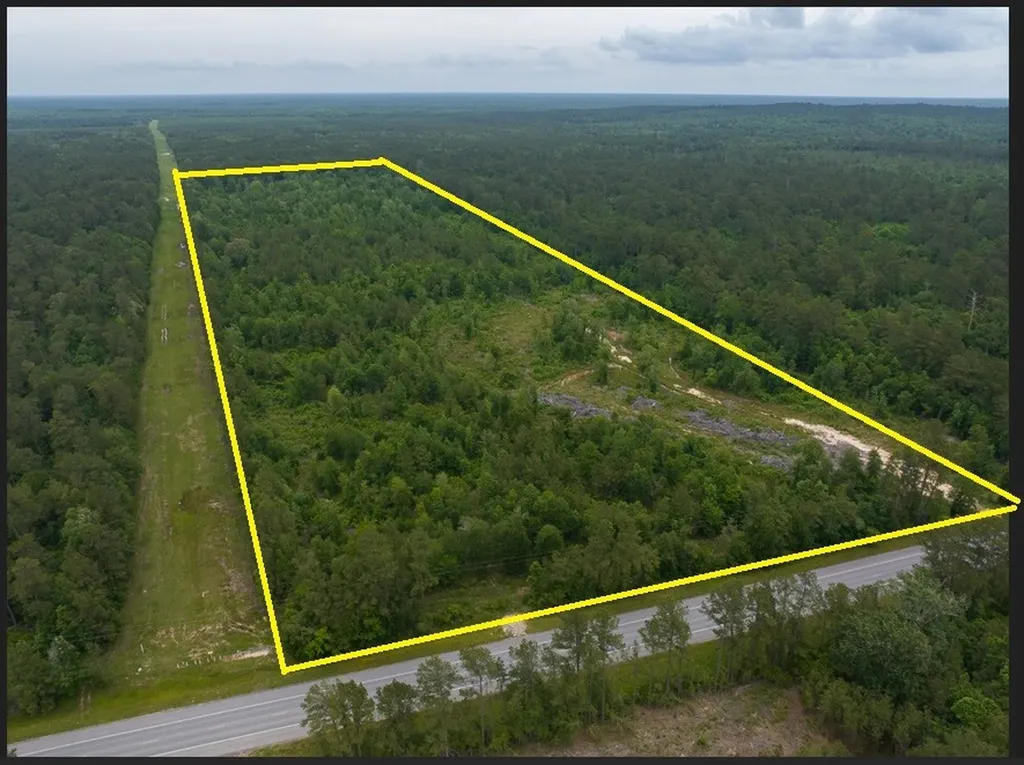 9388 Highway 105 Cleveland TX 77327