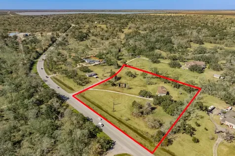 504 W Highway 332 W Lake Jackson TX 77566