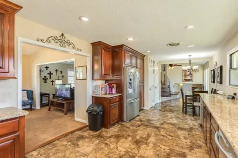 504 W Highway 332 W Lake Jackson TX 77566