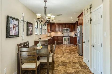 504 W Highway 332 W Lake Jackson TX 77566