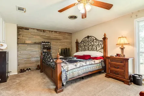 504 W Highway 332 W Lake Jackson TX 77566
