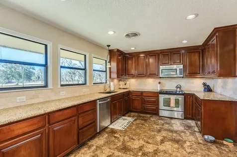 504 W Highway 332 W Lake Jackson TX 77566