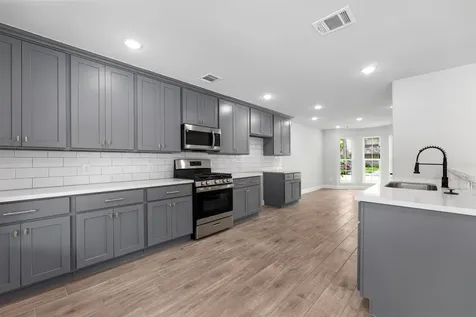 914 Sugar Mountain Court Sugar Land TX 77498