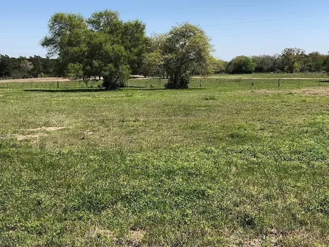 Lot 6 Pvt 1671 Hallettsville TX 77964