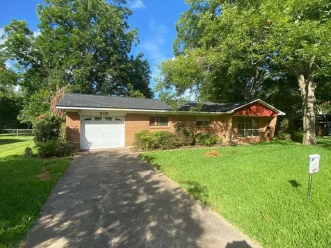 210 Southern Oaks Drive Lake Jackson TX 77566