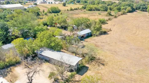 2216 Old Hearne Road Bryan TX 77803