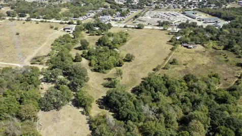 2216 Old Hearne Road Bryan TX 77803