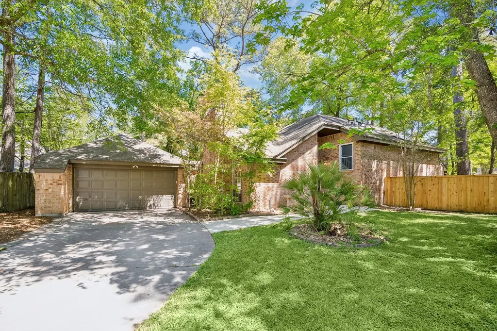 11 Cedar Chase Place The Woodlands TX 77381
