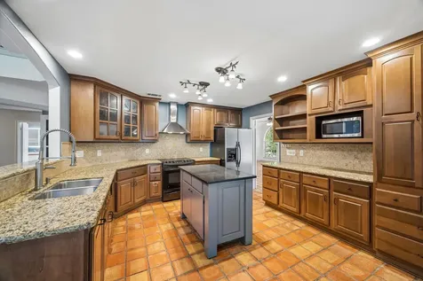 11 Cedar Chase Place The Woodlands TX 77381