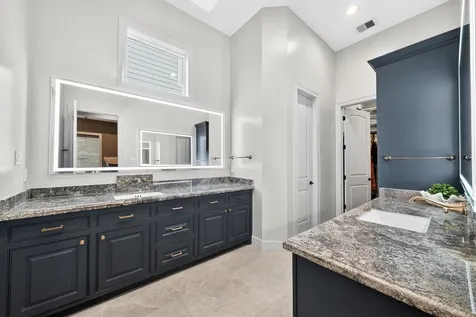 1058 Redfish Street Bayou Vista TX 77563