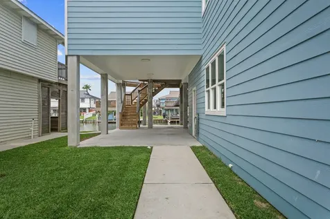 1058 Redfish Street Bayou Vista TX 77563