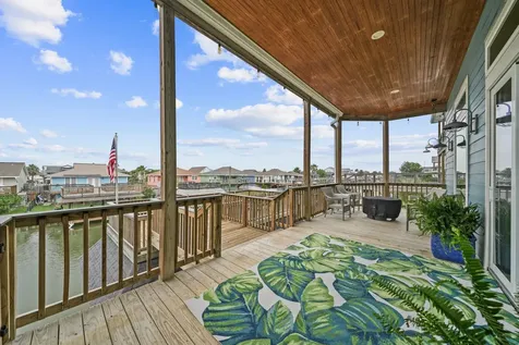 1058 Redfish Street Bayou Vista TX 77563