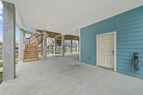 1058 Redfish Street Bayou Vista TX 77563