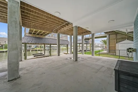 1058 Redfish Street Bayou Vista TX 77563