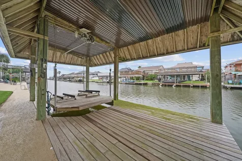 1058 Redfish Street Bayou Vista TX 77563