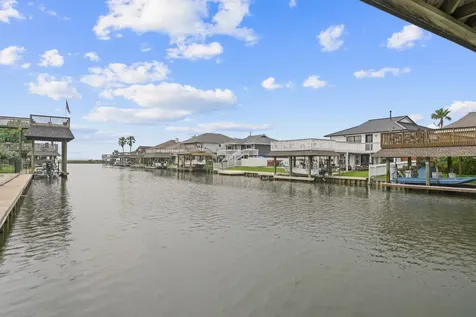 1058 Redfish Street Bayou Vista TX 77563