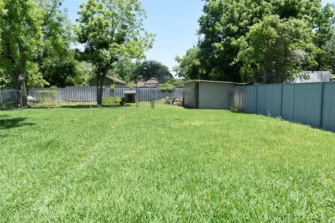 5922 Lavender Street Houston TX 77026
