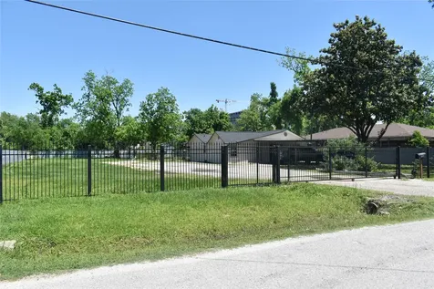 5922 Lavender Street Houston TX 77026