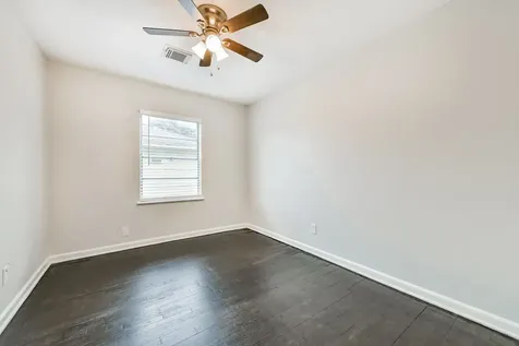 5855 Beldart Street Houston TX 77033