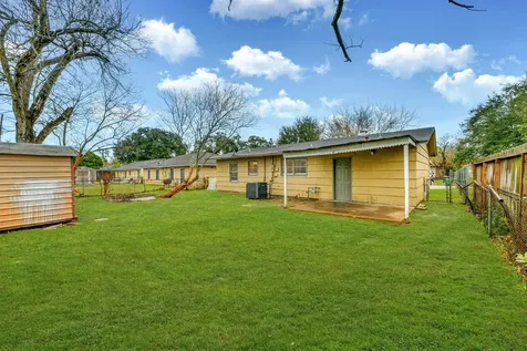 5855 Beldart Street Houston TX 77033