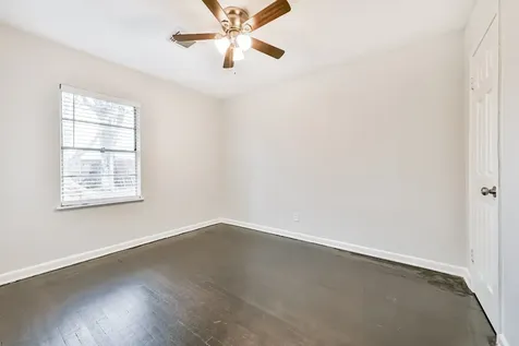 5855 Beldart Street Houston TX 77033